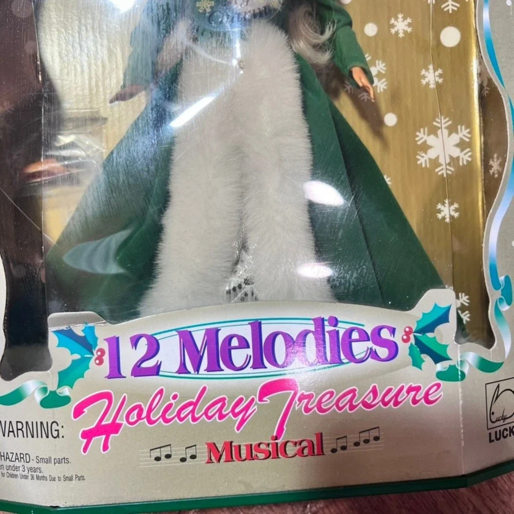 Fashion Corner Holiday Treasure Musical Doll 2000 Green Velvet 12 Melodies 89441